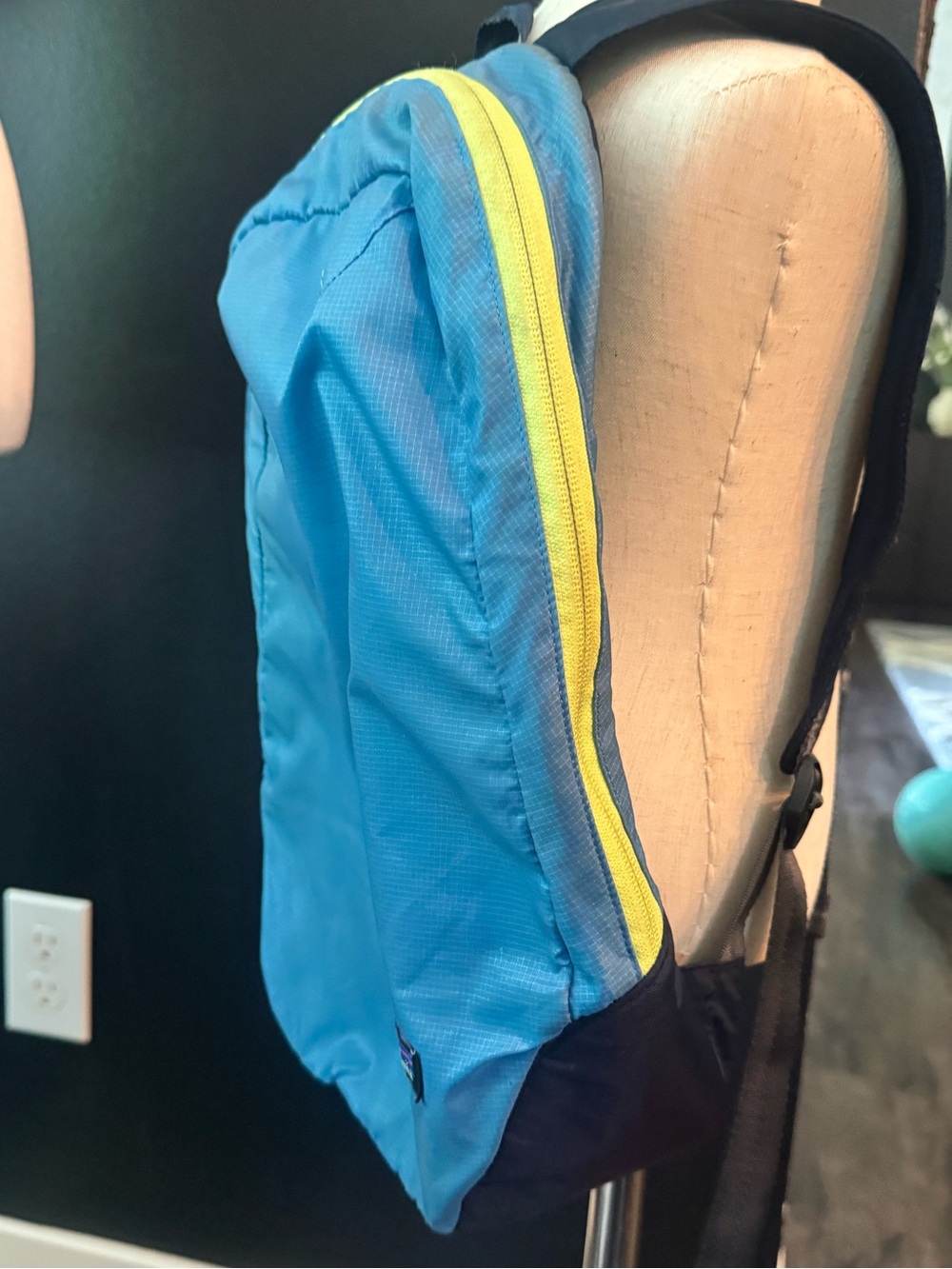 Patagonia Blue and Yellow Lightweight Kids Backpack - Picture 3 of 6